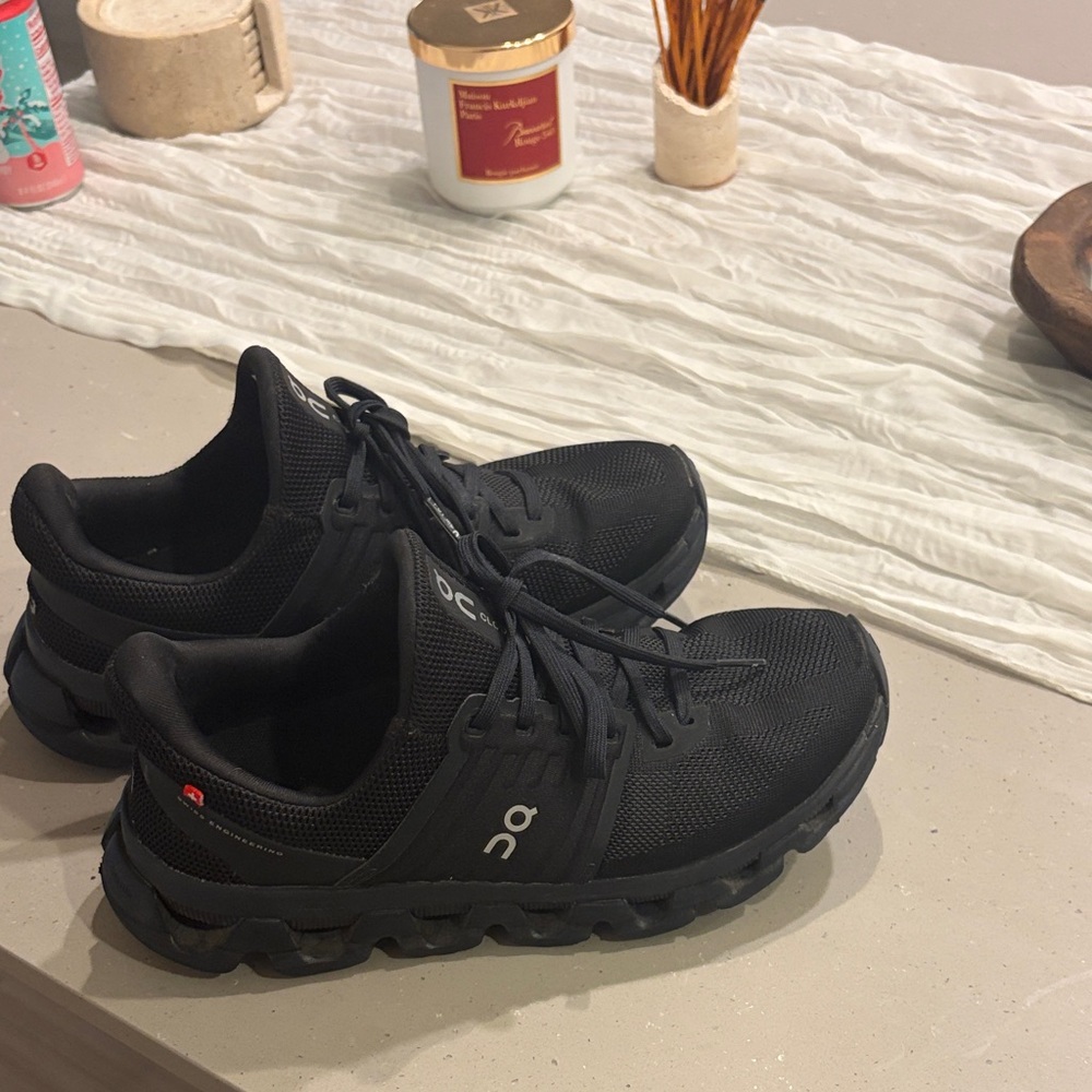 On Cloud Women's Athletic Running Shoes - Black